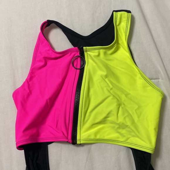 •one-piece cutout bathing suit - Picture 2 of 6